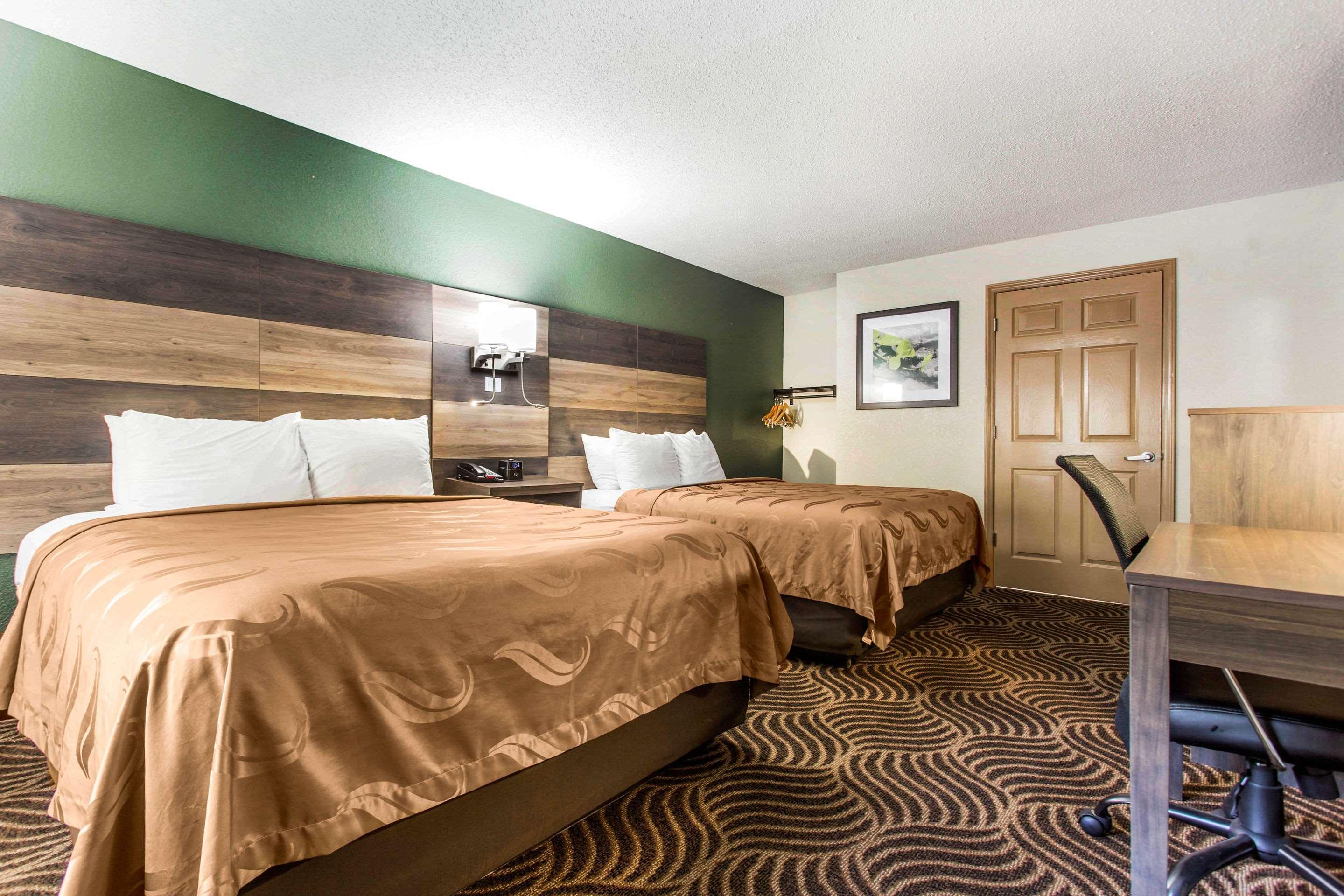 Quality Inn Блек Маунтин Екстериор снимка