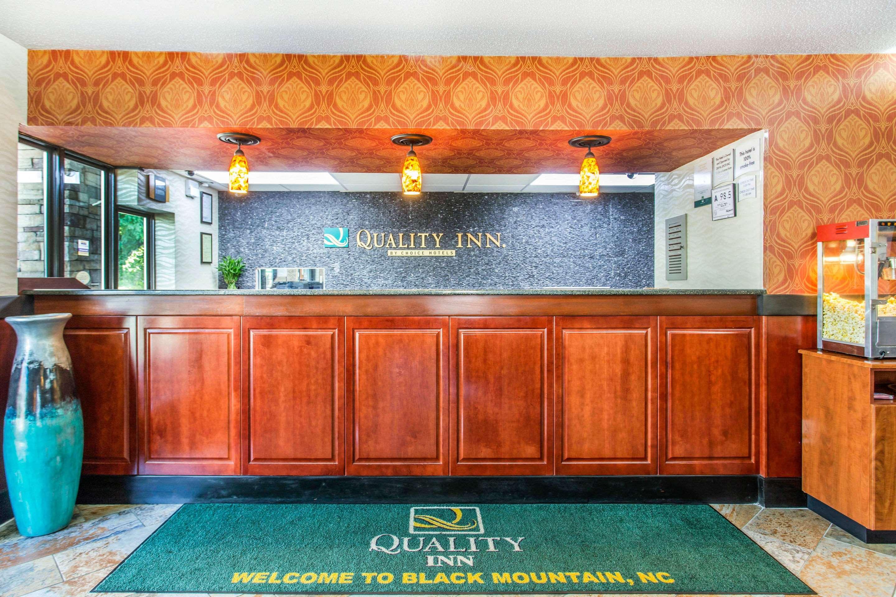 Quality Inn Блек Маунтин Екстериор снимка