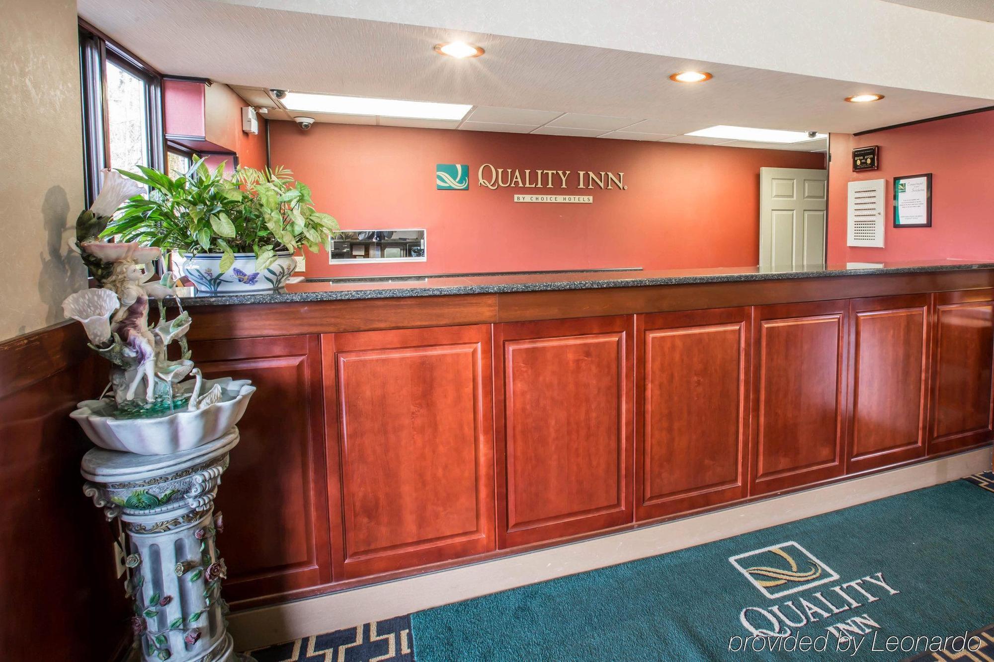 Quality Inn Блек Маунтин Екстериор снимка