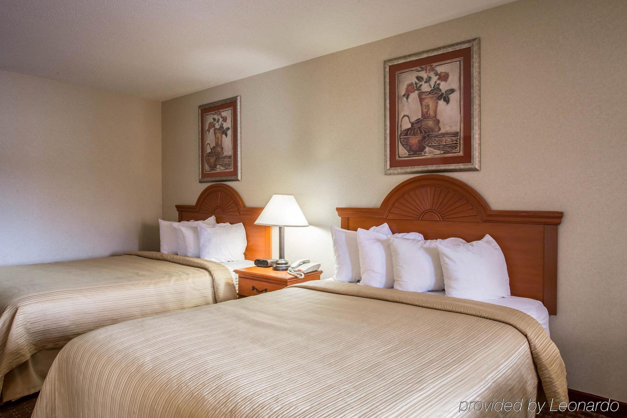 Quality Inn Блек Маунтин Екстериор снимка