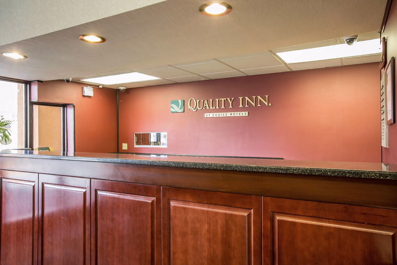 Quality Inn Блек Маунтин Екстериор снимка