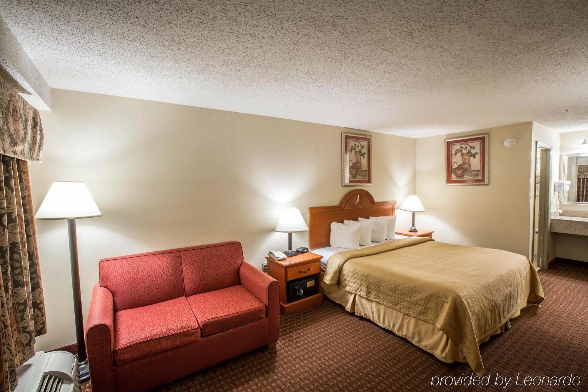Quality Inn Блек Маунтин Екстериор снимка